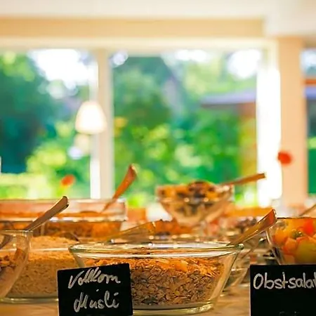 Отель Ostel Jugendhotel 3*