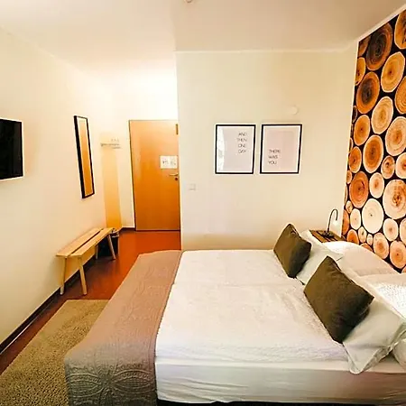 Ostel Jugendhotel 3*