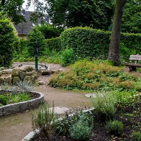 Ostel Jugendhotel Hotel 3*