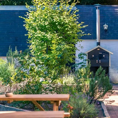 Ostel Jugendhotel Hotel 3*